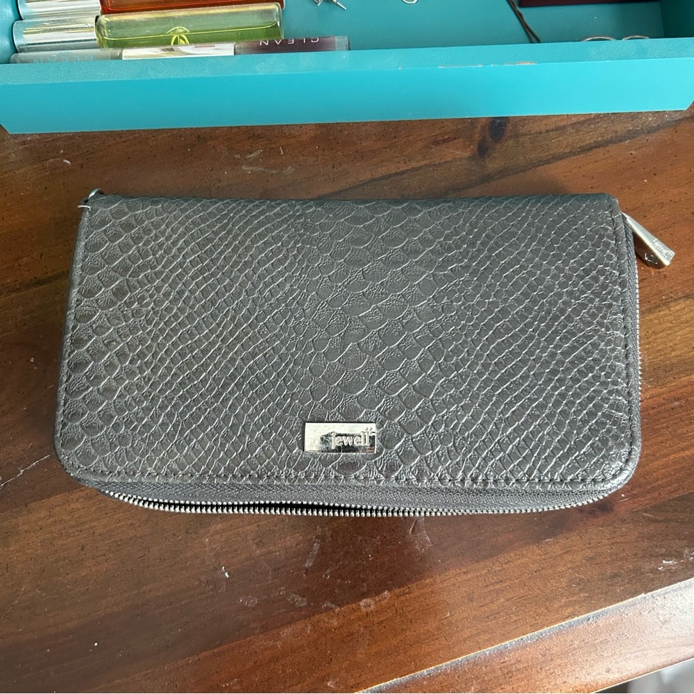 Thirty-One All About the Benjamin’s Wallet